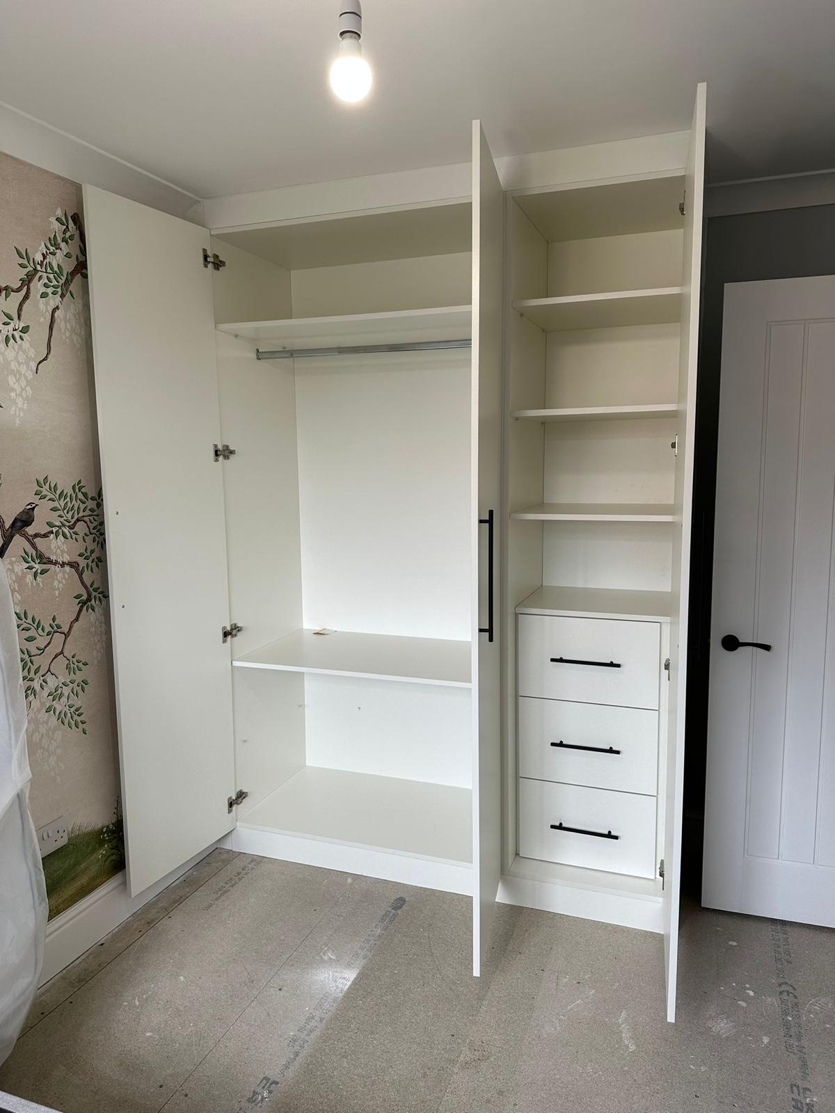 Fitted Wardrobes: Maximizing Space, Minimizing Clutter 1 fitted-wardrobes